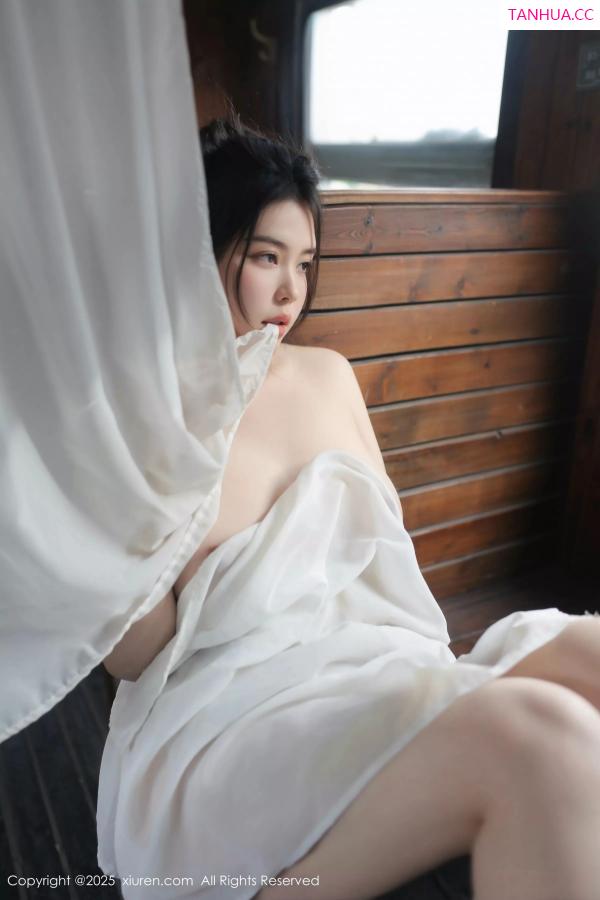   [XiuRen]高清写真图 2025.05.13 No.10269 林若凡F 黄色旗袍第58张图片